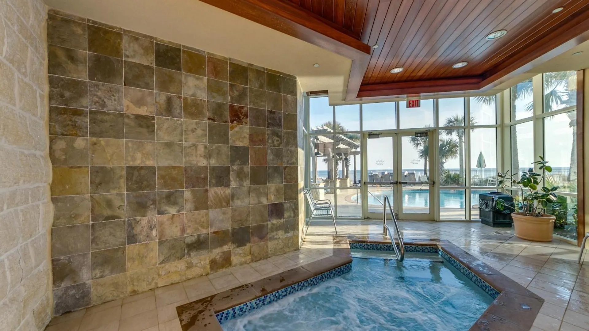 Aqua Resort 711 By Emerald Coast Retreats Panama City Beach