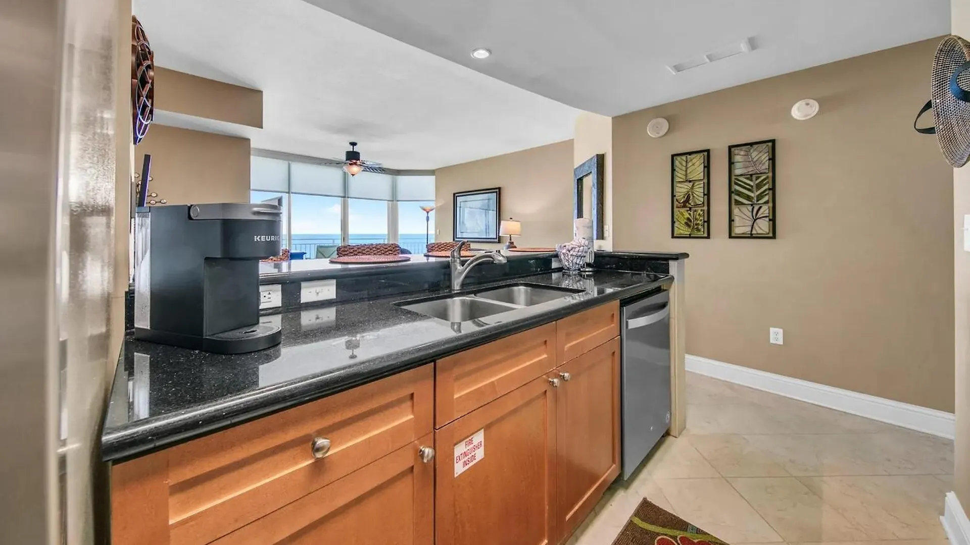 Aqua Resort 711 By Emerald Coast Retreats Panama City Beach United States