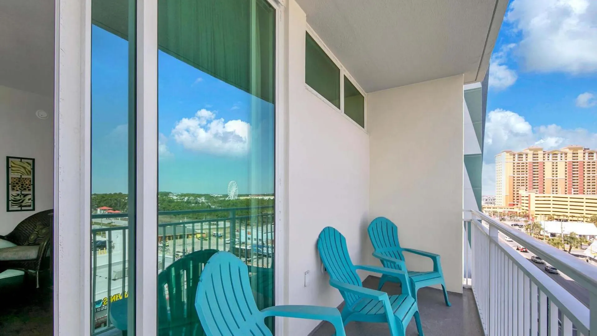 Aqua Resort 711 By Emerald Coast Retreats Panama City Beach United States