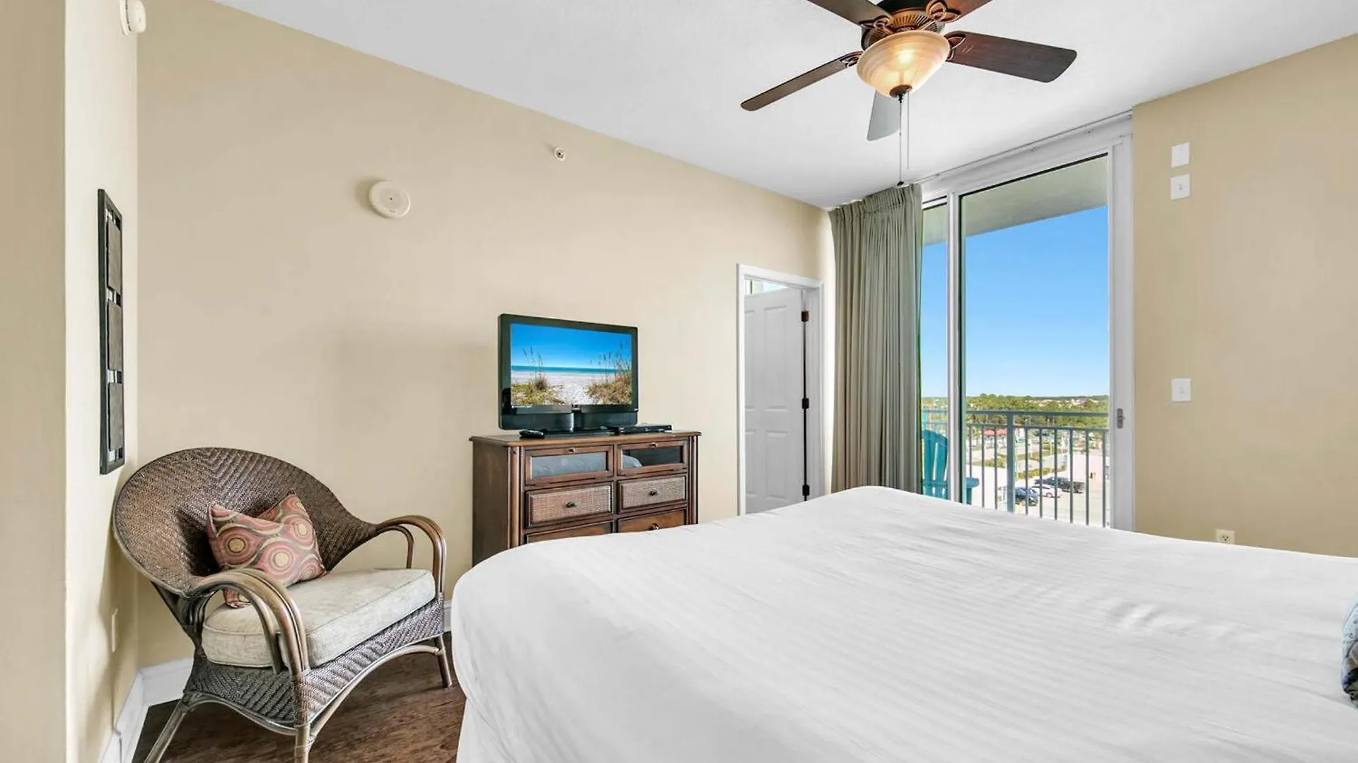 Aqua Resort 711 By Emerald Coast Retreats Panama City Beach 0*,