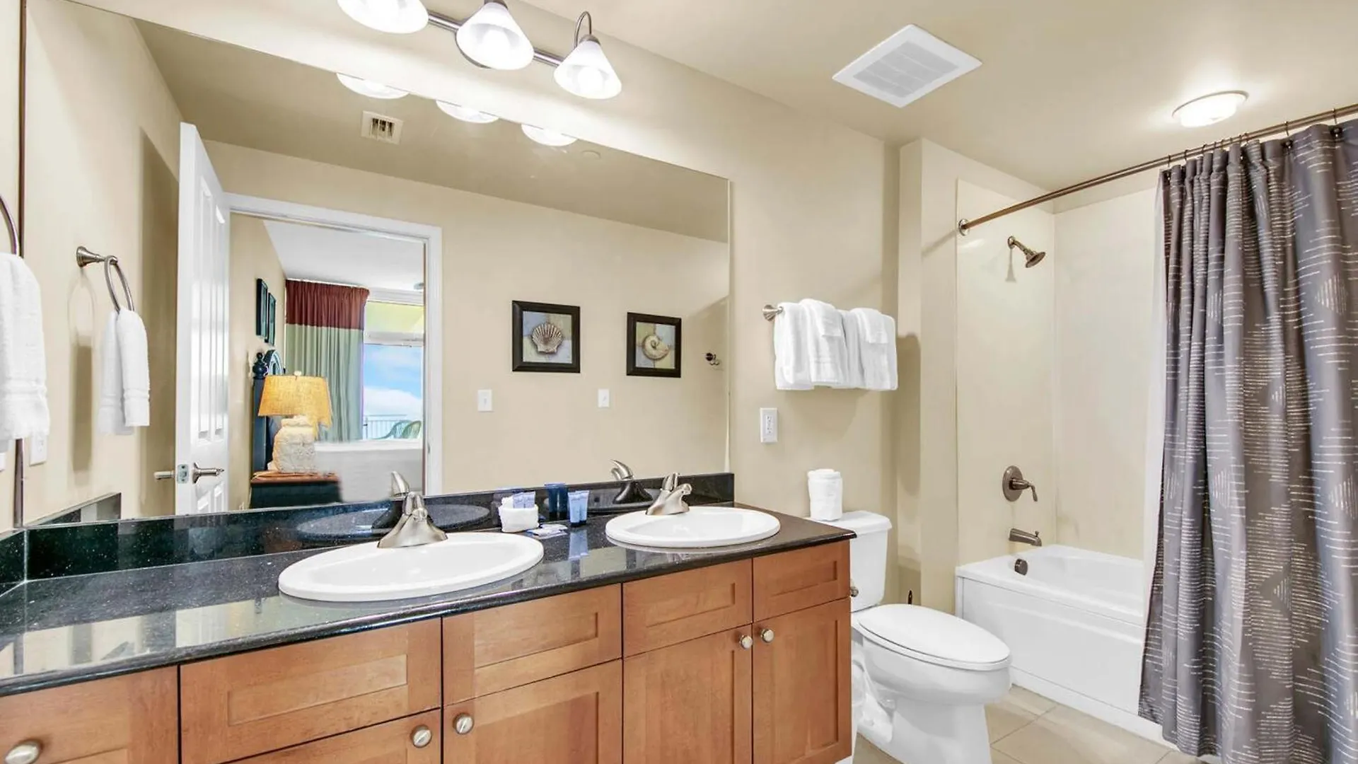 Aqua Resort 711 By Emerald Coast Retreats Panama City Beach 0*,  United States
